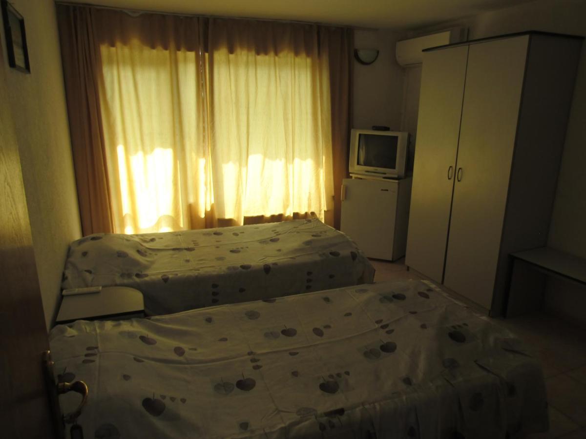Hostel Papagal Варна Екстер'єр фото