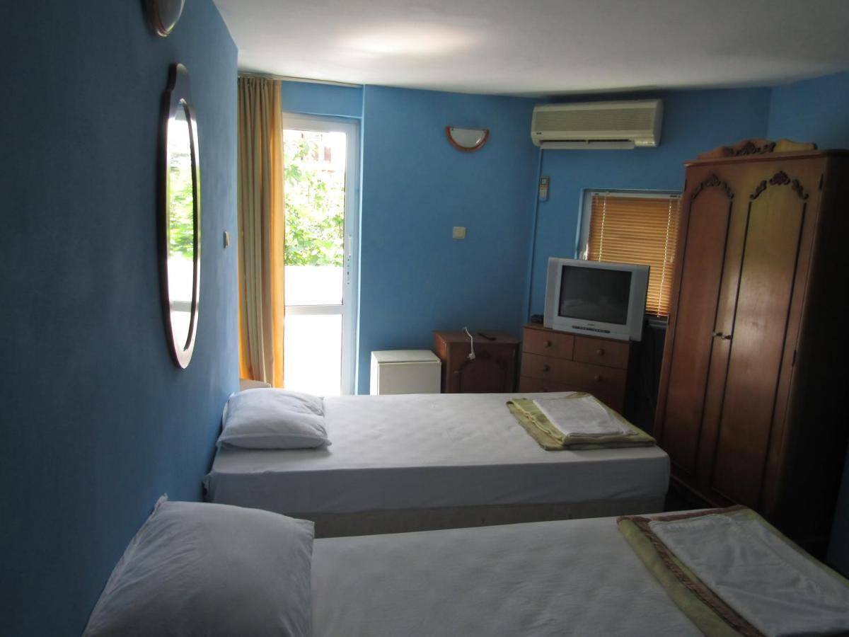 Hostel Papagal Варна Екстер'єр фото