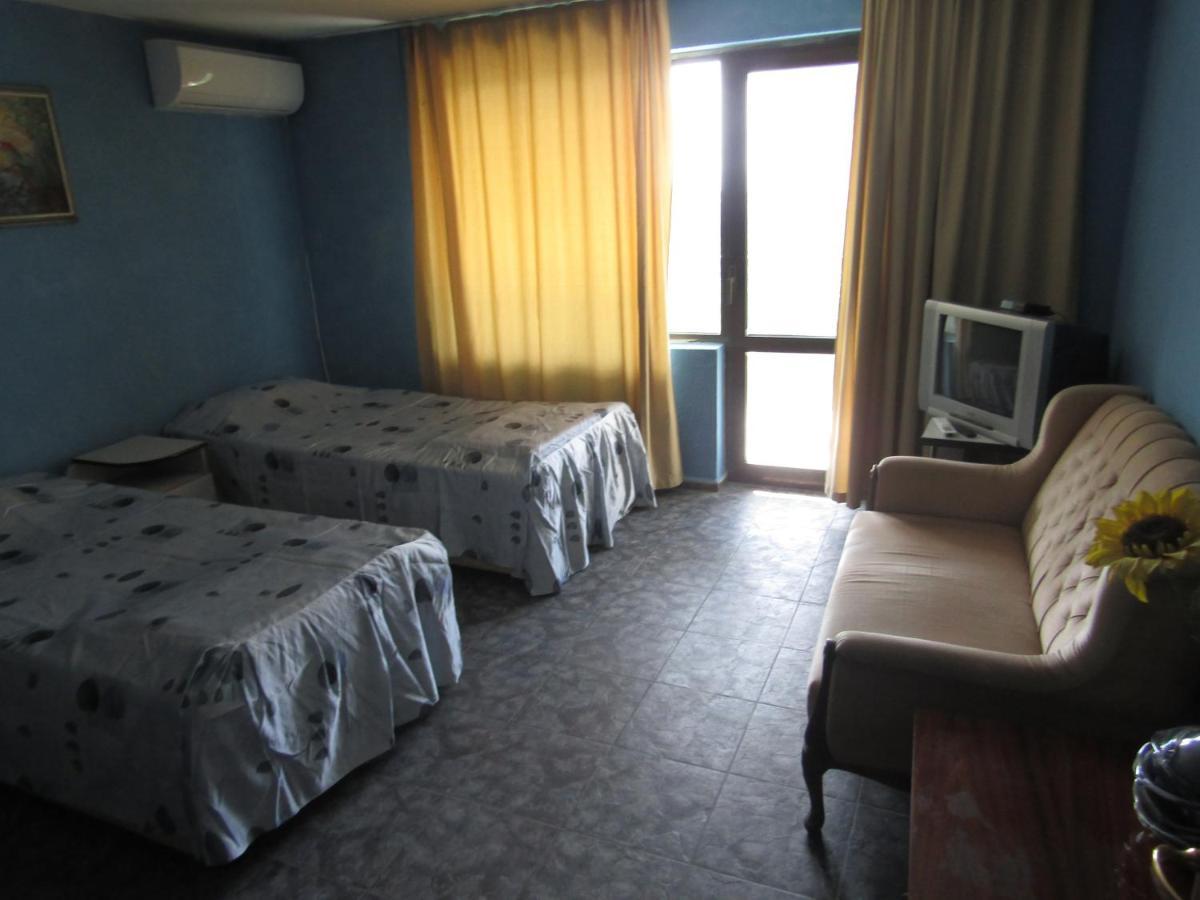 Hostel Papagal Варна Екстер'єр фото