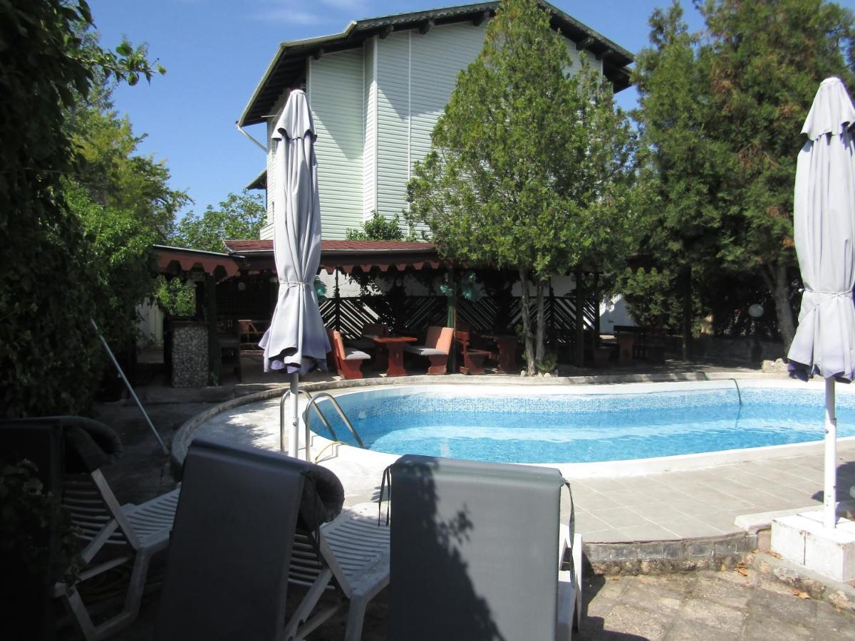 Hostel Papagal Варна Екстер'єр фото