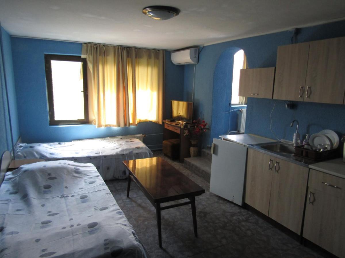 Hostel Papagal Варна Екстер'єр фото