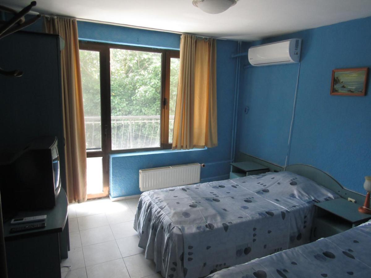 Hostel Papagal Варна Екстер'єр фото