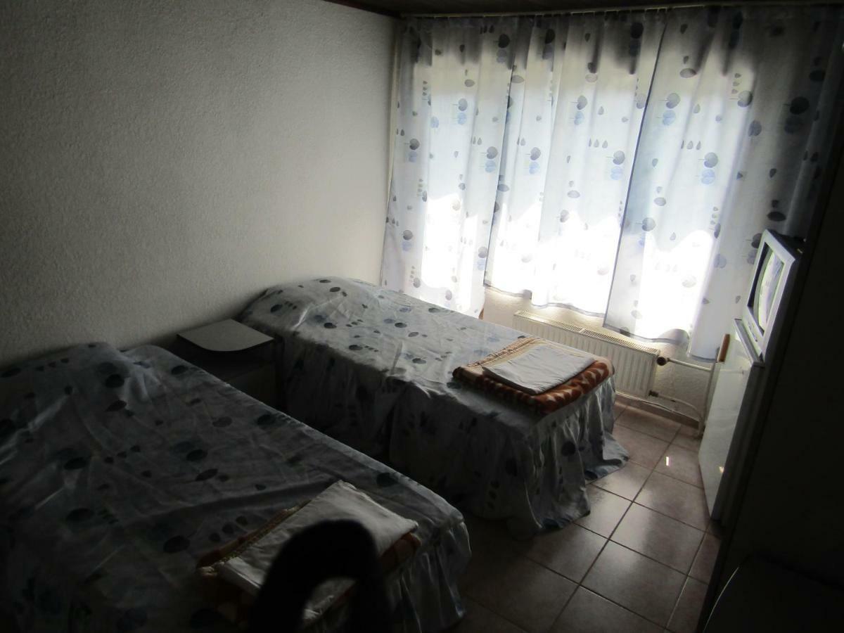 Hostel Papagal Варна Екстер'єр фото